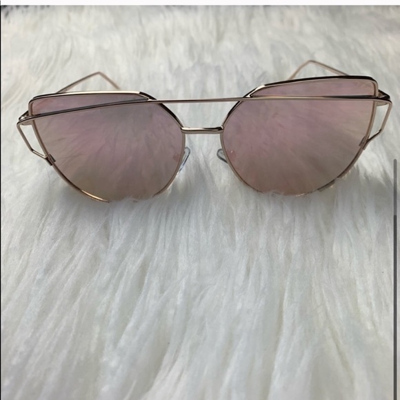 Rosegold Cat Eye Sunglasses - Picture 3 of 4